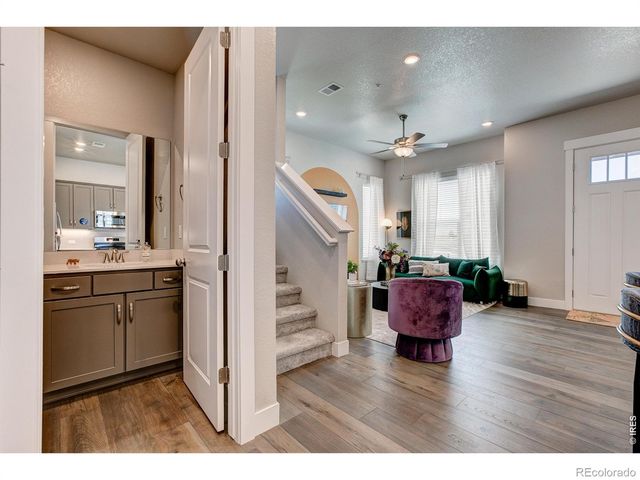 420 High Point Drive 103, Longmont, CO 80504