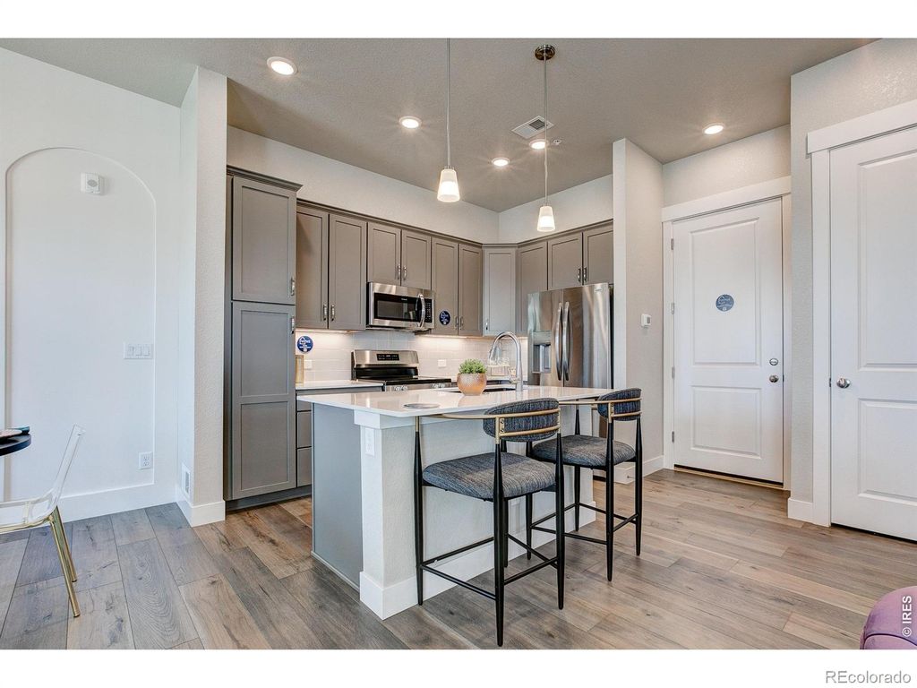 420 High Point Drive 103, Longmont, CO 80504