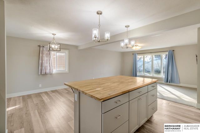 1216 Starview Lane, Lincoln, NE 68512