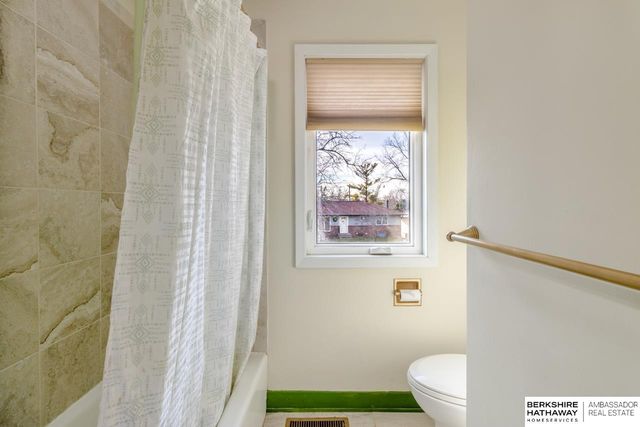 1216 Starview Lane, Lincoln, NE 68512