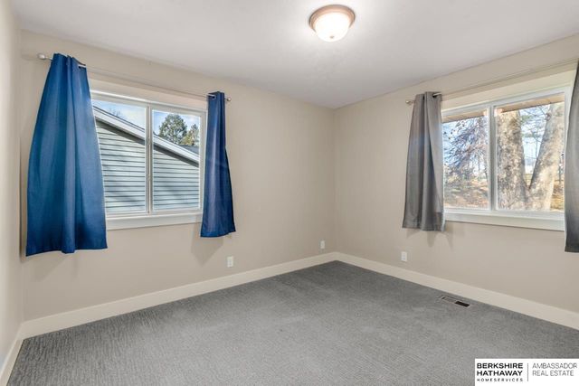 1216 Starview Lane, Lincoln, NE 68512