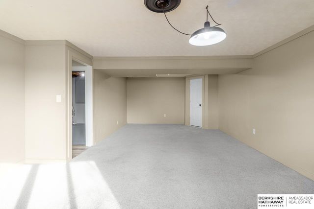 1216 Starview Lane, Lincoln, NE 68512