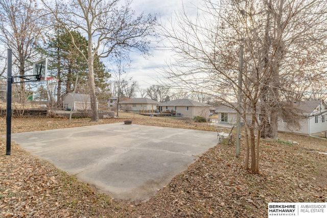 1216 Starview Lane, Lincoln, NE 68512