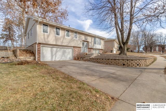 1216 Starview Lane, Lincoln, NE 68512