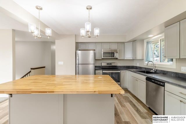 1216 Starview Lane, Lincoln, NE 68512