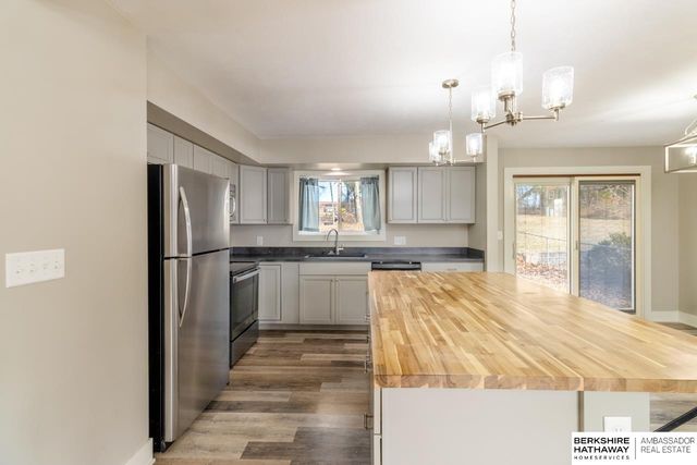 1216 Starview Lane, Lincoln, NE 68512