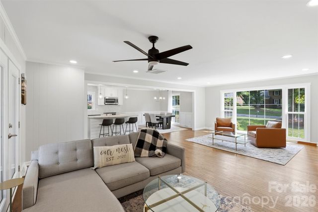 8115 Knollbrook Drive, Charlotte, NC 28270