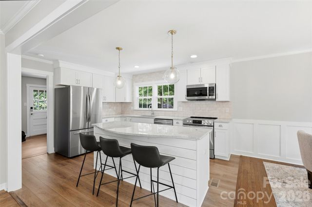 8115 Knollbrook Drive, Charlotte, NC 28270