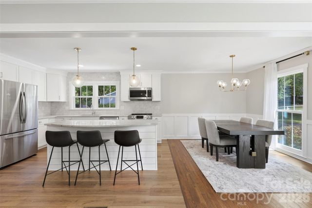 8115 Knollbrook Drive, Charlotte, NC 28270