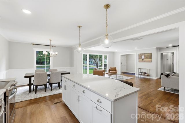 8115 Knollbrook Drive, Charlotte, NC 28270