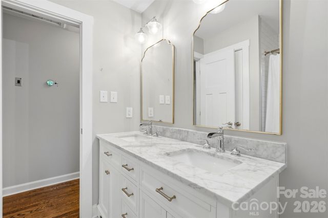 8115 Knollbrook Drive, Charlotte, NC 28270