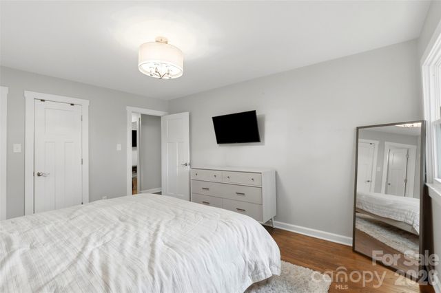 8115 Knollbrook Drive, Charlotte, NC 28270