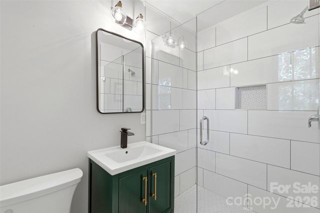 8115 Knollbrook Drive, Charlotte, NC 28270