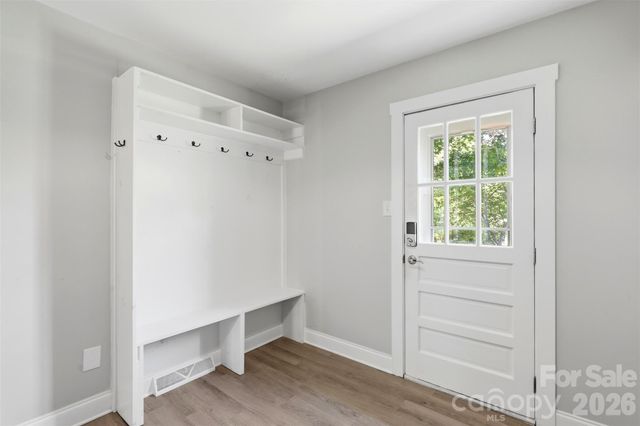8115 Knollbrook Drive, Charlotte, NC 28270