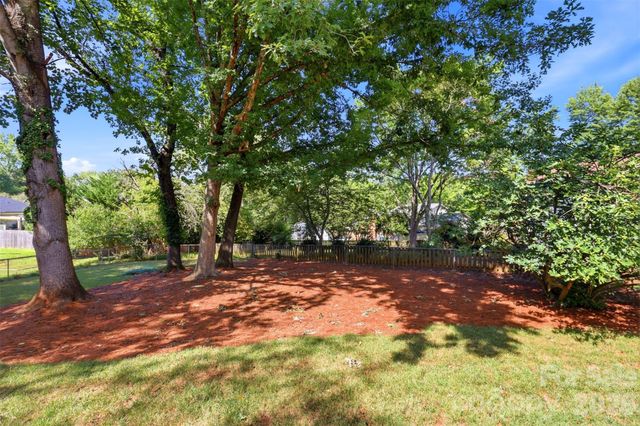 8115 Knollbrook Drive, Charlotte, NC 28270