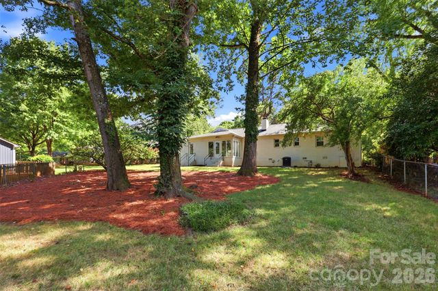 8115 Knollbrook Drive, Charlotte, NC 28270
