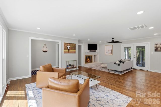 8115 Knollbrook Drive, Charlotte, NC 28270