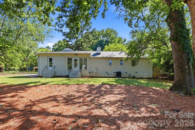 8115 Knollbrook Drive, Charlotte, NC 28270