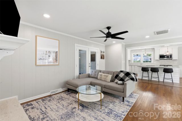 8115 Knollbrook Drive, Charlotte, NC 28270