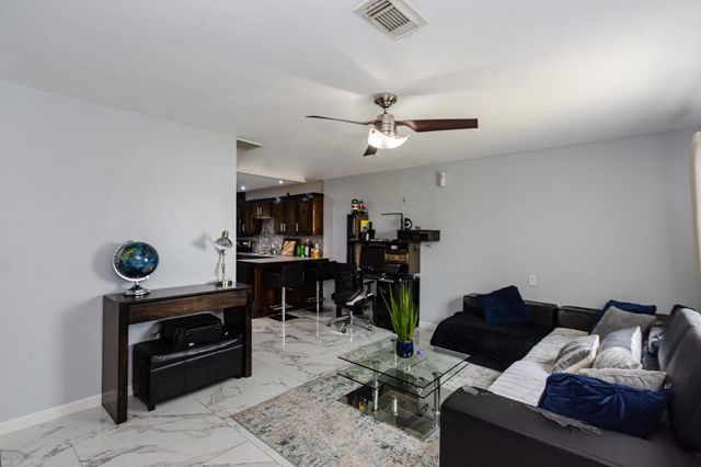 2715 Vienna Place, Pasadena, TX 77502