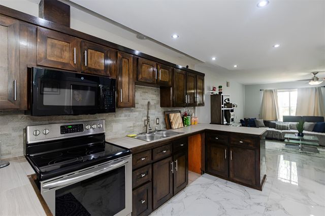 2715 Vienna Place, Pasadena, TX 77502