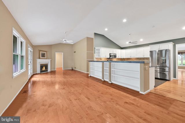 48 KINSEY HILL DR, Birdsboro, PA 19508