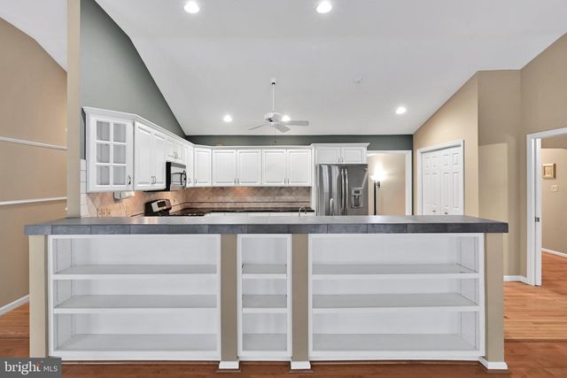 48 KINSEY HILL DR, Birdsboro, PA 19508