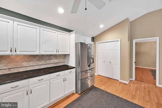 48 KINSEY HILL DR, Birdsboro, PA 19508