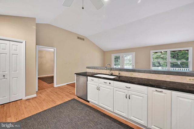 48 KINSEY HILL DR, Birdsboro, PA 19508