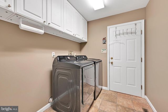 48 KINSEY HILL DR, Birdsboro, PA 19508