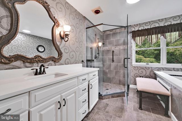 48 KINSEY HILL DR, Birdsboro, PA 19508