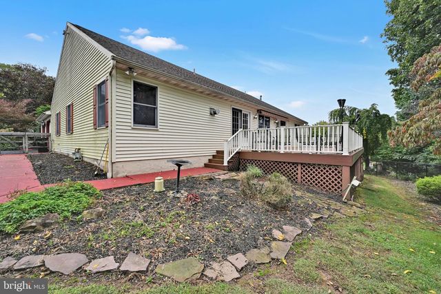 48 KINSEY HILL DR, Birdsboro, PA 19508