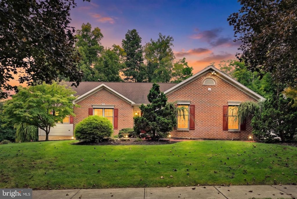 48 KINSEY HILL DR, Birdsboro, PA 19508
