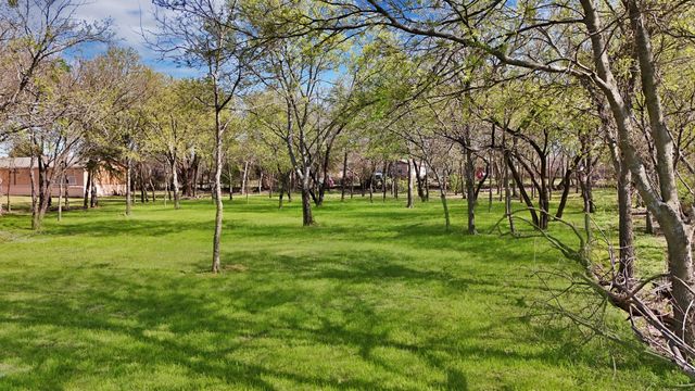 1471 W Broad Street, Mansfield, TX 76063