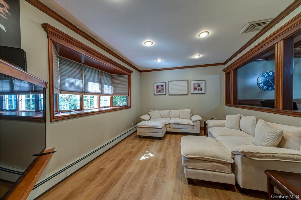 875 Townline Road, Hauppauge, NY 11788 — photo 4
