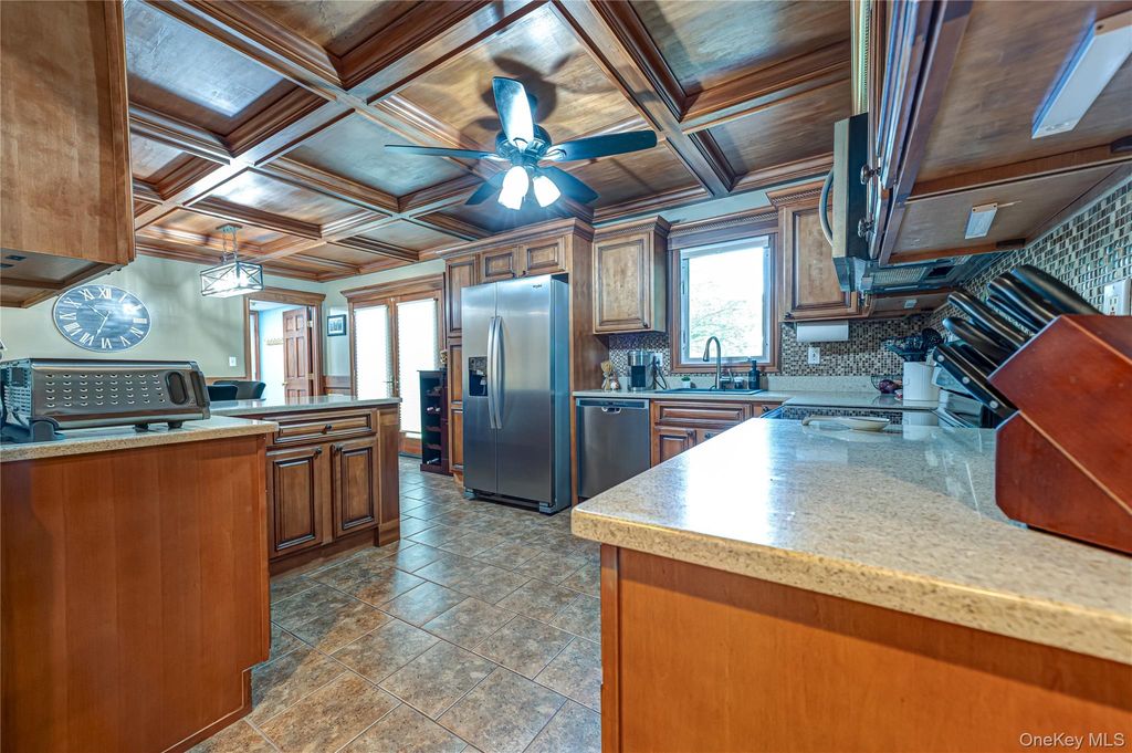 875 Townline Road, Hauppauge, NY 11788 — photo 5