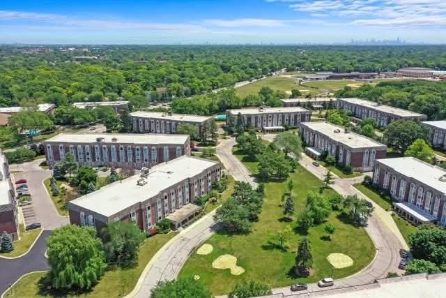 2500 Windsor Mall 2D, Park Ridge, IL 60068