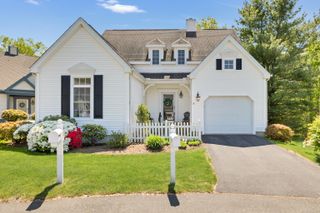8 Mulberry Lane 8, Farmington, CT 06032