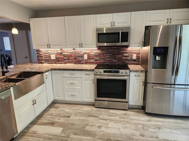 107 S 18th Ave S _, Lake Worth, FL 33460