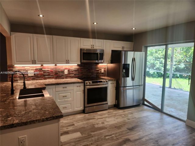 107 S 18th Ave S _, Lake Worth, FL 33460