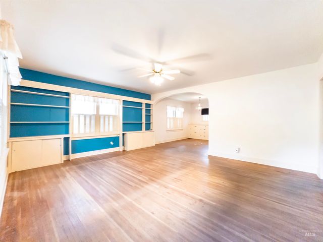 1922 Everett St, Caldwell, ID 83605