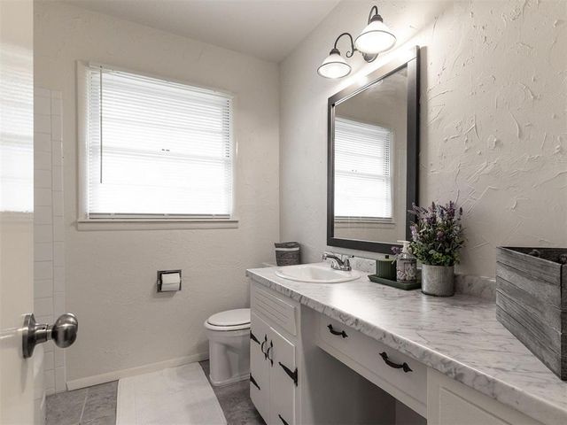 804 E Carroll Lane, Midwest City, OK 73110