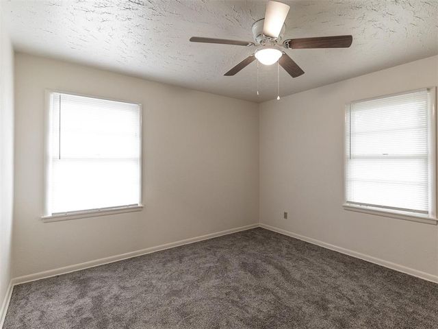 804 E Carroll Lane, Midwest City, OK 73110