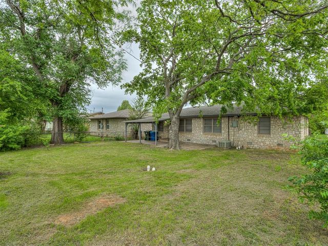 804 E Carroll Lane, Midwest City, OK 73110