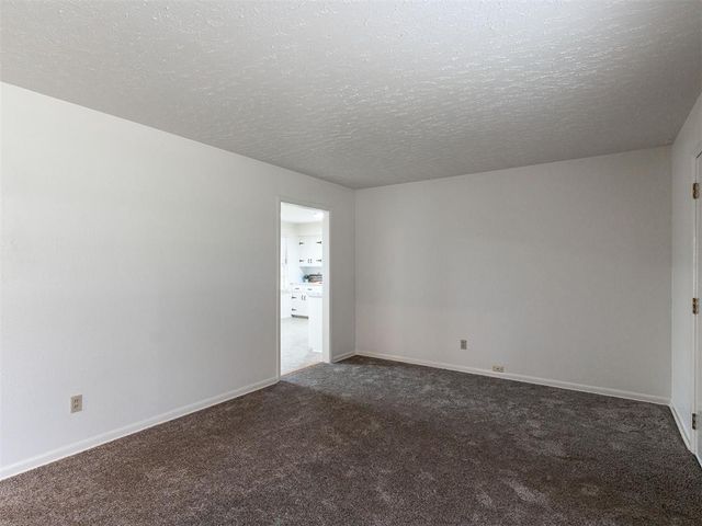 804 E Carroll Lane, Midwest City, OK 73110