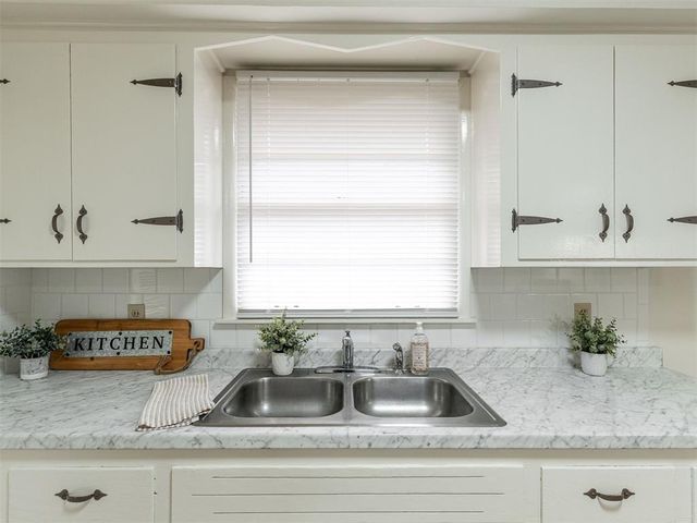 804 E Carroll Lane, Midwest City, OK 73110