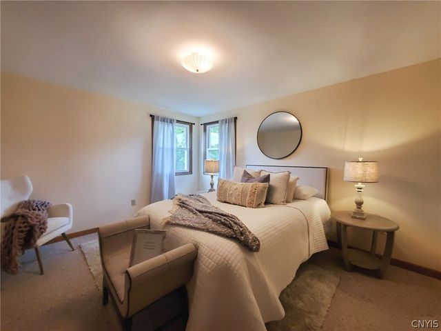 8615 Weaver Road, Cicero, NY 13039
