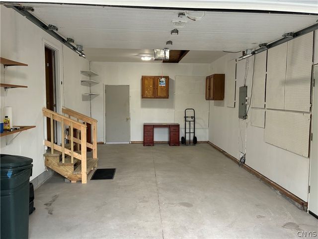 8615 Weaver Road, Cicero, NY 13039