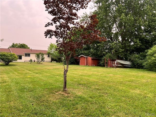 8615 Weaver Road, Cicero, NY 13039