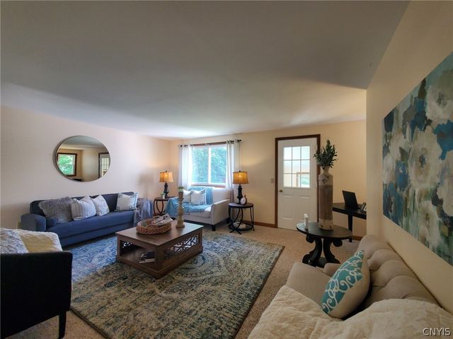 8615 Weaver Road, Cicero, NY 13039